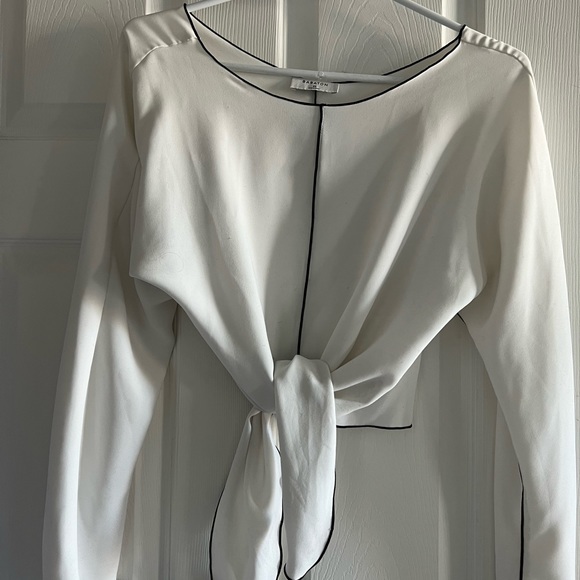 Aritzia Babaton Abasi Tie Front Blouse - Picture 4 of 6